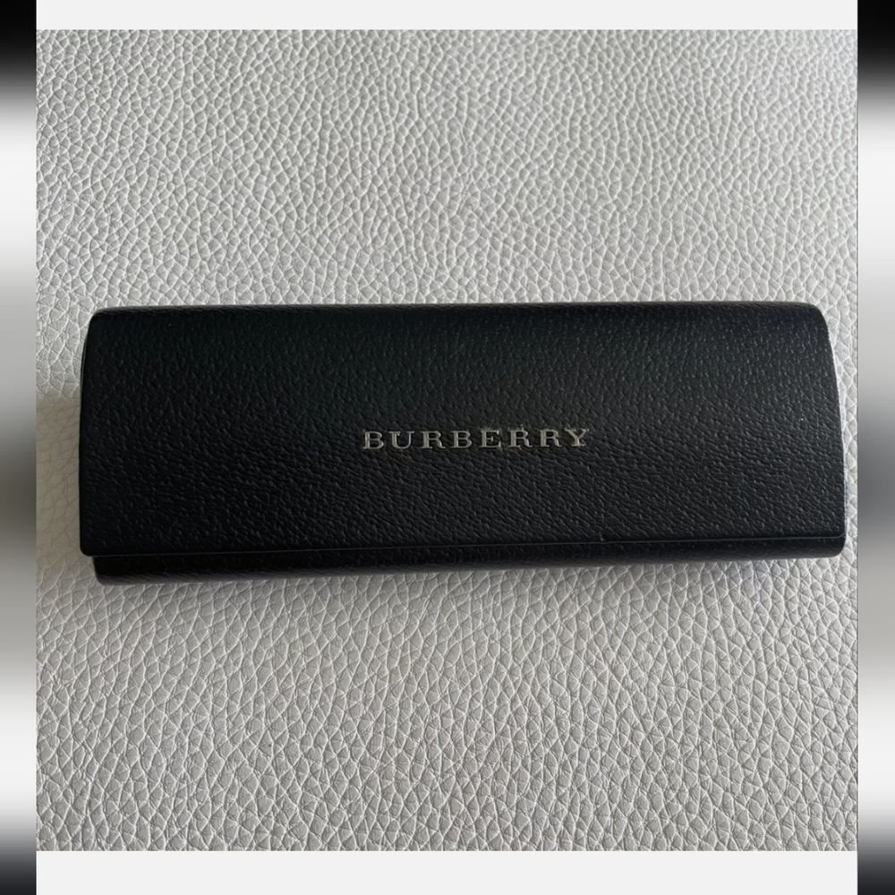 Burberry Black Glasses Hard Case with Textured Finish Magnetic Closure - Picture 4 of 10